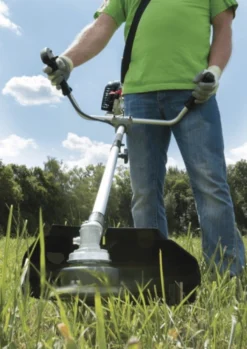 Débroussailleuse BCH3300-100PB SCHEPPACH + 2ème Bobine + Harnais - 5910701904 9 Débroussailleuse BCH3300-100PB SCHEPPACH + 2ème Bobine + Harnais - 5910701904 -Scheppach SCHE0093 4